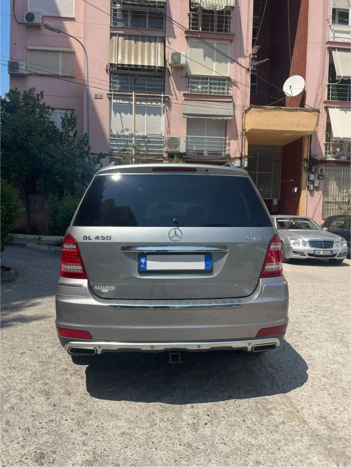 Tirane, shitet makine Mercedes-Benz Gl450 Benzin/Gaz Benzin+Gaz, gri metalizato automatik Klima 265.000 km 15.000 €