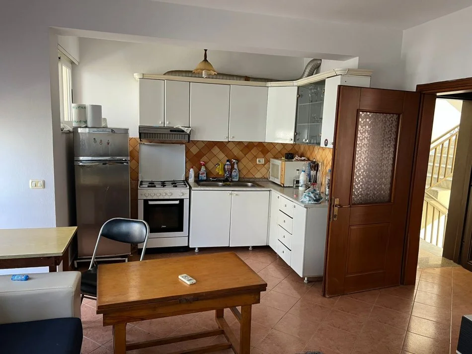 Mali Robit, shitet apartament 1+1 Kati 3, 65 m² 65.000 €