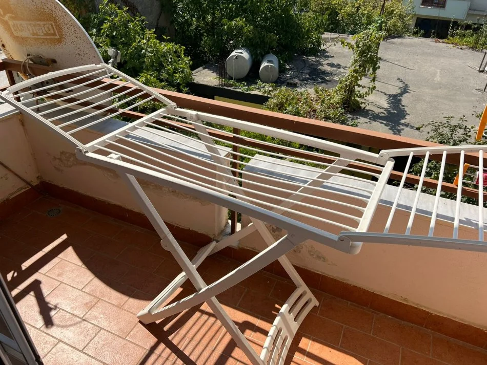 Mali Robit, shitet apartament 1+1 Kati 3, 65 m² 65.000 €