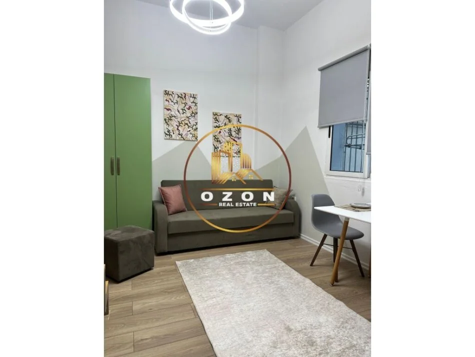 Gasoniere për Shitje pranë Qendrës Globe!