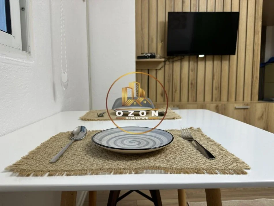 Gasoniere për Shitje pranë Qendrës Globe!