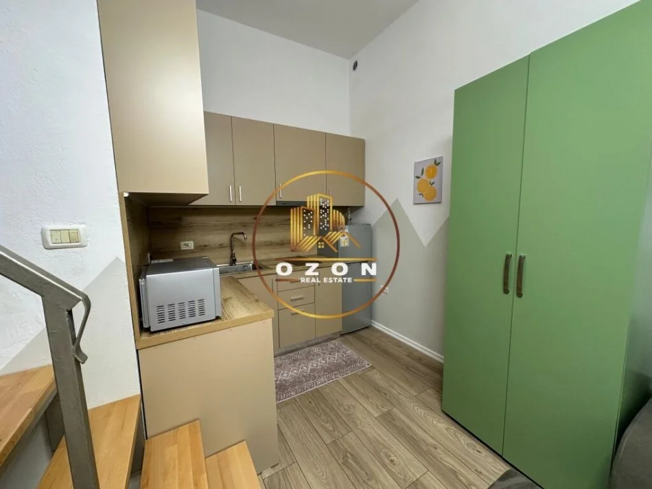 Gasoniere për Shitje pranë Qendrës Globe!