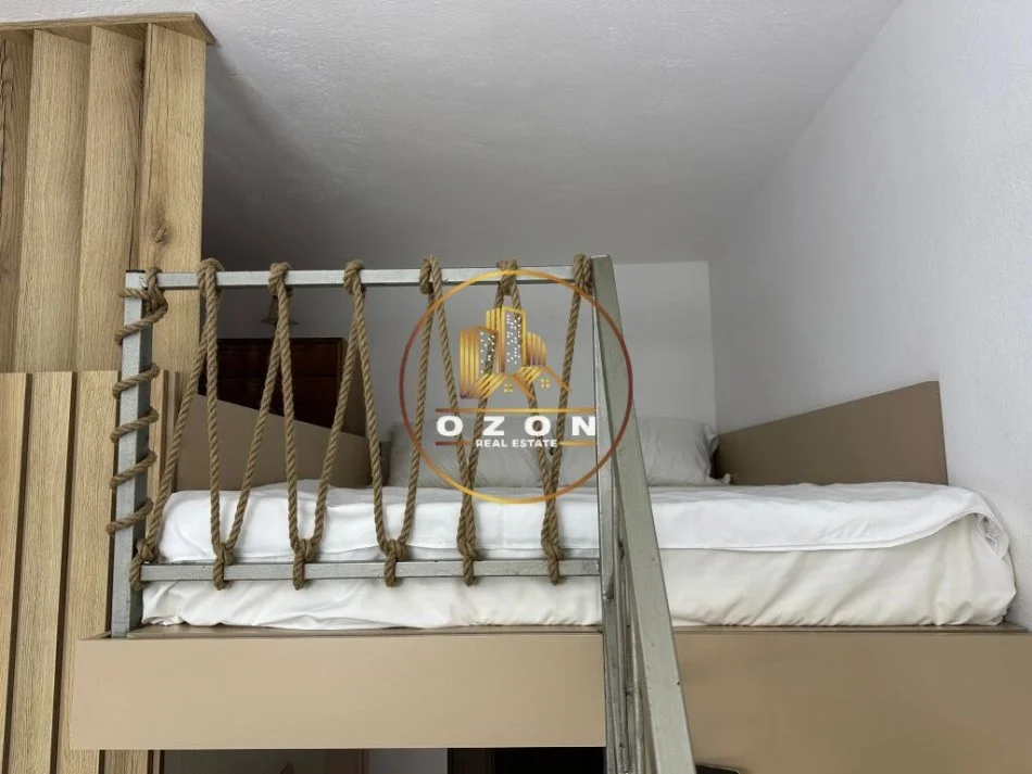 Gasoniere për Shitje pranë Qendrës Globe!