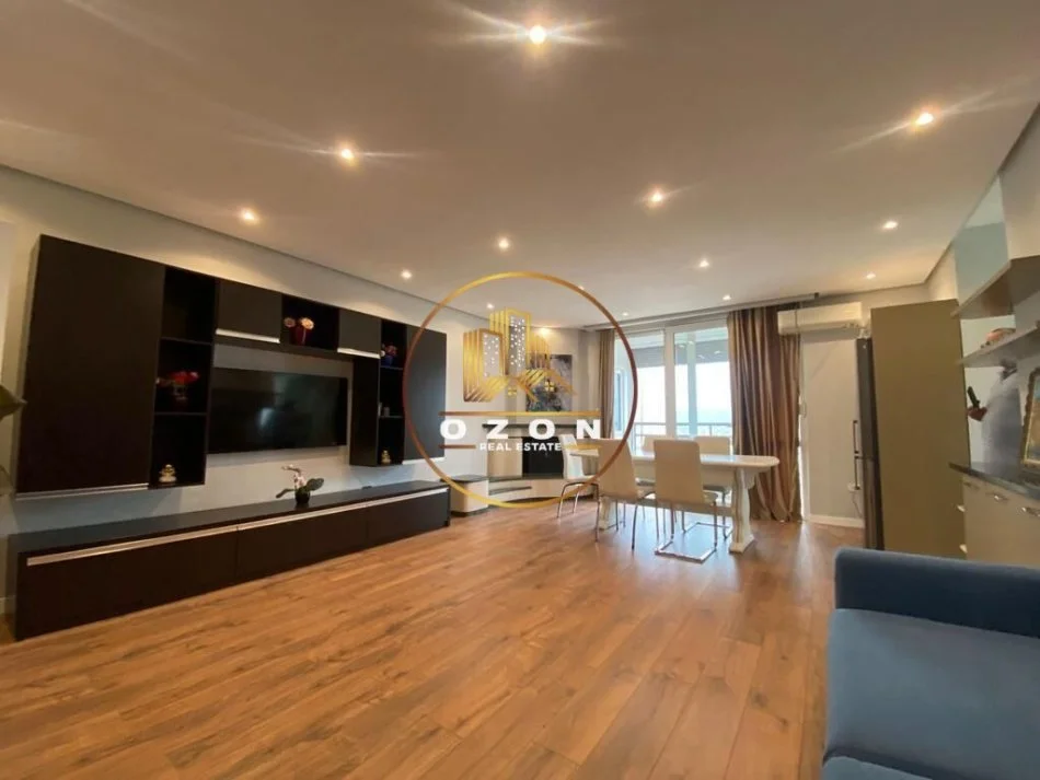 Apartament 2+1+2 për qira tek Ish Ekspozita!