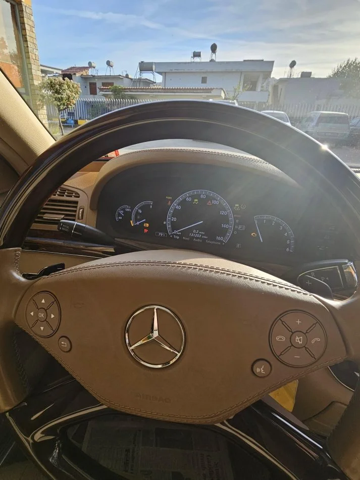 Tirane, shitet makine Mercedes benz s350 2013 Nafte, e zeze automatik Klima 209.000 km 23.000 €