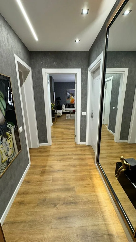 Tirane, shitet apartament 2+1+Aneks+Ballkon Kati 9, 134 m² 269.000 € (21 Dhjetori)