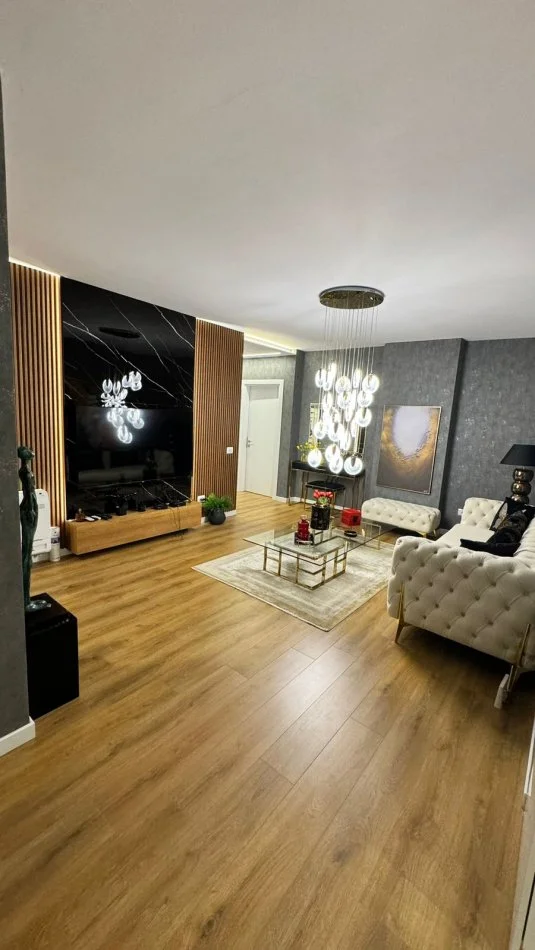 Tirane, shitet apartament 2+1+Aneks+Ballkon Kati 9, 134 m² 269.000 € (21 Dhjetori)