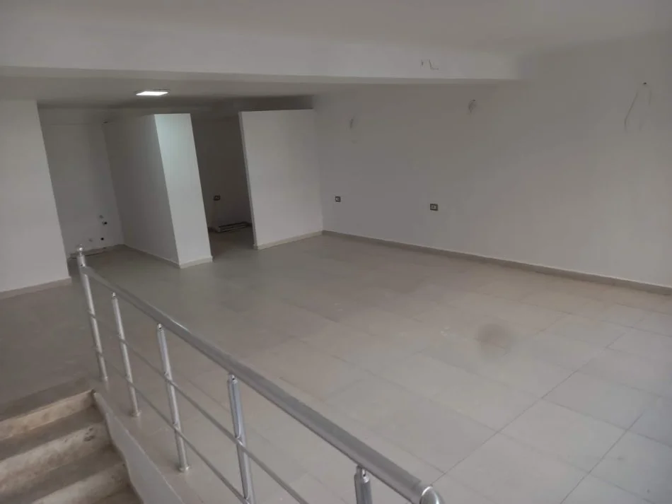 Tirane, shitet ambjent biznesi Kati 0, 100 m² 120.000 € (Besim Alla)