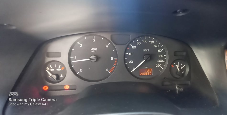 Tirane, shitet minivan. Opel Zafira Nafte, blu e errët, manuale  204 000km 1.300 €