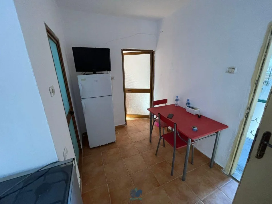 Jepet Me Qera Apartament Tek Globe [ID PE049]