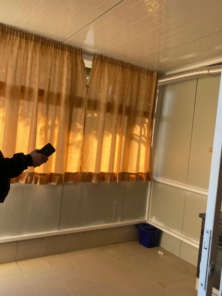 Tirane, jepet me qera apartament 1+1 Kati 0, 70 m² 400 € (Rruga Ramiz Kovaçi, Prane Qendra Spitalore Universitare Nënë Tereza: QSUNT , TIRANE)