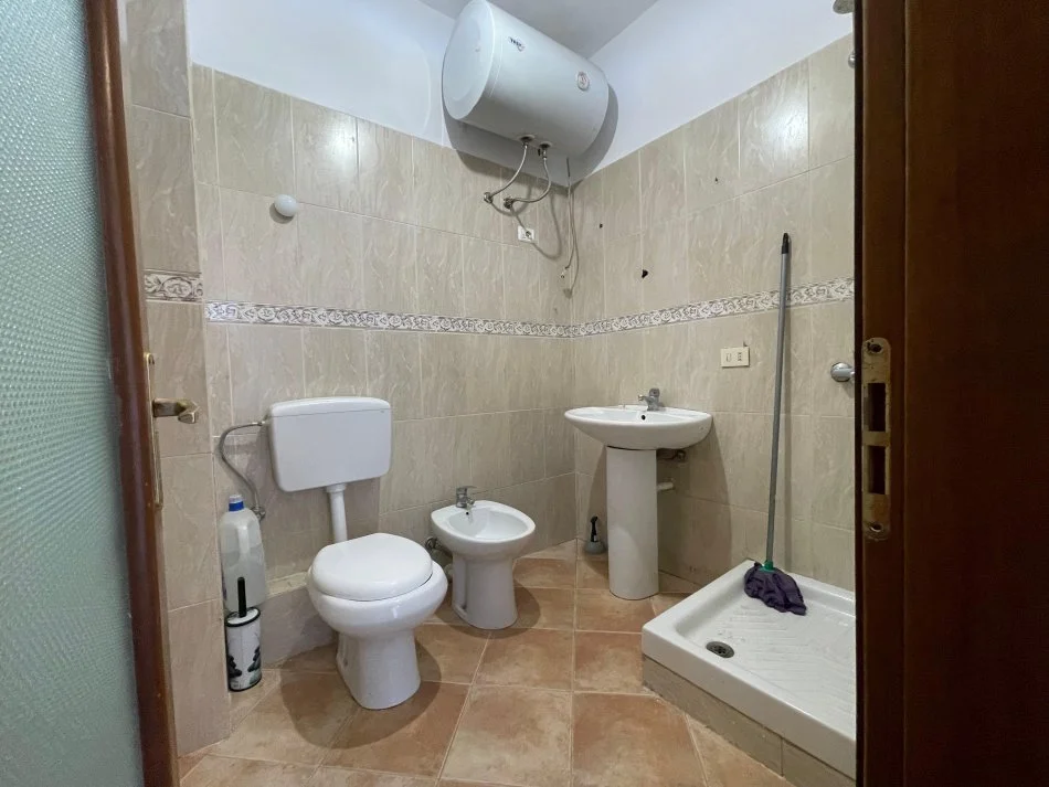 Tirane, shitet apartament 1+1 Kati 9, 62 m² 96.000 € (PORCELAN)