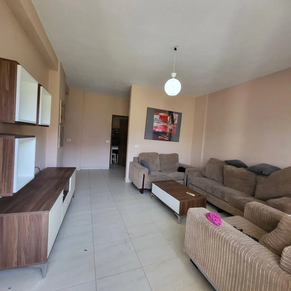 Tirane, jepet me qera apartament 2+1+Ballkon Kati 2, 104 m² 430 € (JEPET ME QIRA APARTAMENT 2+1 PRANE KOPESHTIT BOTANIK TIRANE)