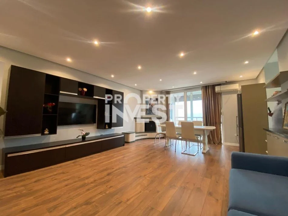 Tirane, jepet me qera apartament 2+1+Aneks+Ballkon Kati 13, 125 m² 1.100 € (ish ekspozita)