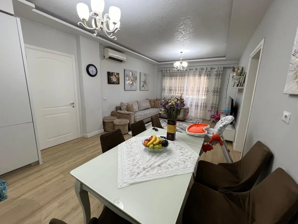 Tirane, shitet apartament 2+1 Kati 6, 102 m² 140.000 € (Yzberisht)