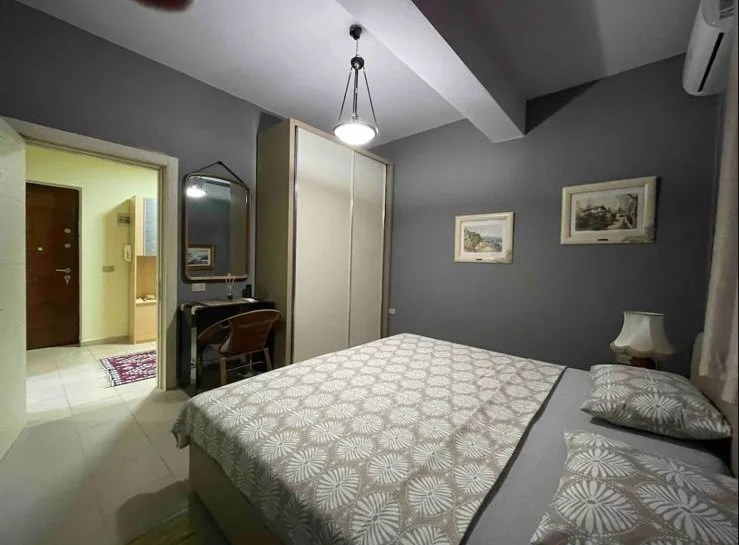 Tirane, jepet me qera apartament 1+1 Kati 3, 86 m² 550 € (Stacioni i Trenit)