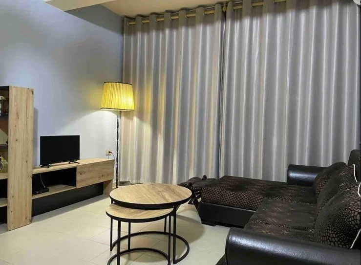 Tirane, jepet me qera apartament 1+1 Kati 3, 86 m² 550 € (Stacioni i Trenit)