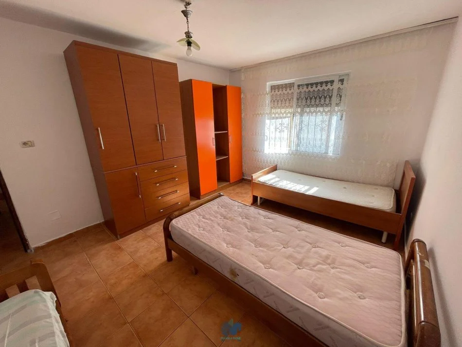 Jepet Me Qera Apartament Tek Globe [ID PE049]