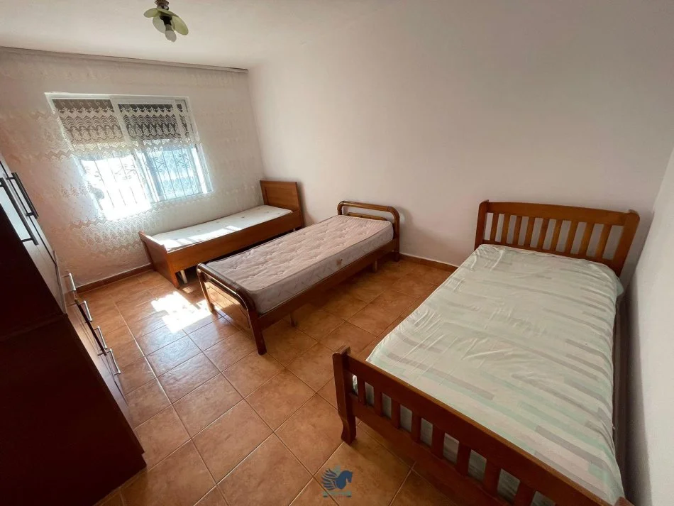 Jepet Me Qera Apartament Tek Globe [ID PE049]