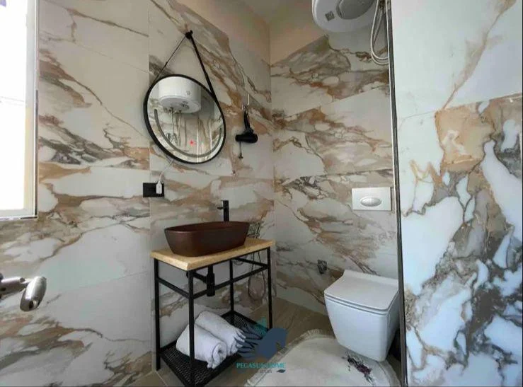 Jepet Me Qera Apartament 2+1 Tek Bulevardi Zogu I [ID PV0479]