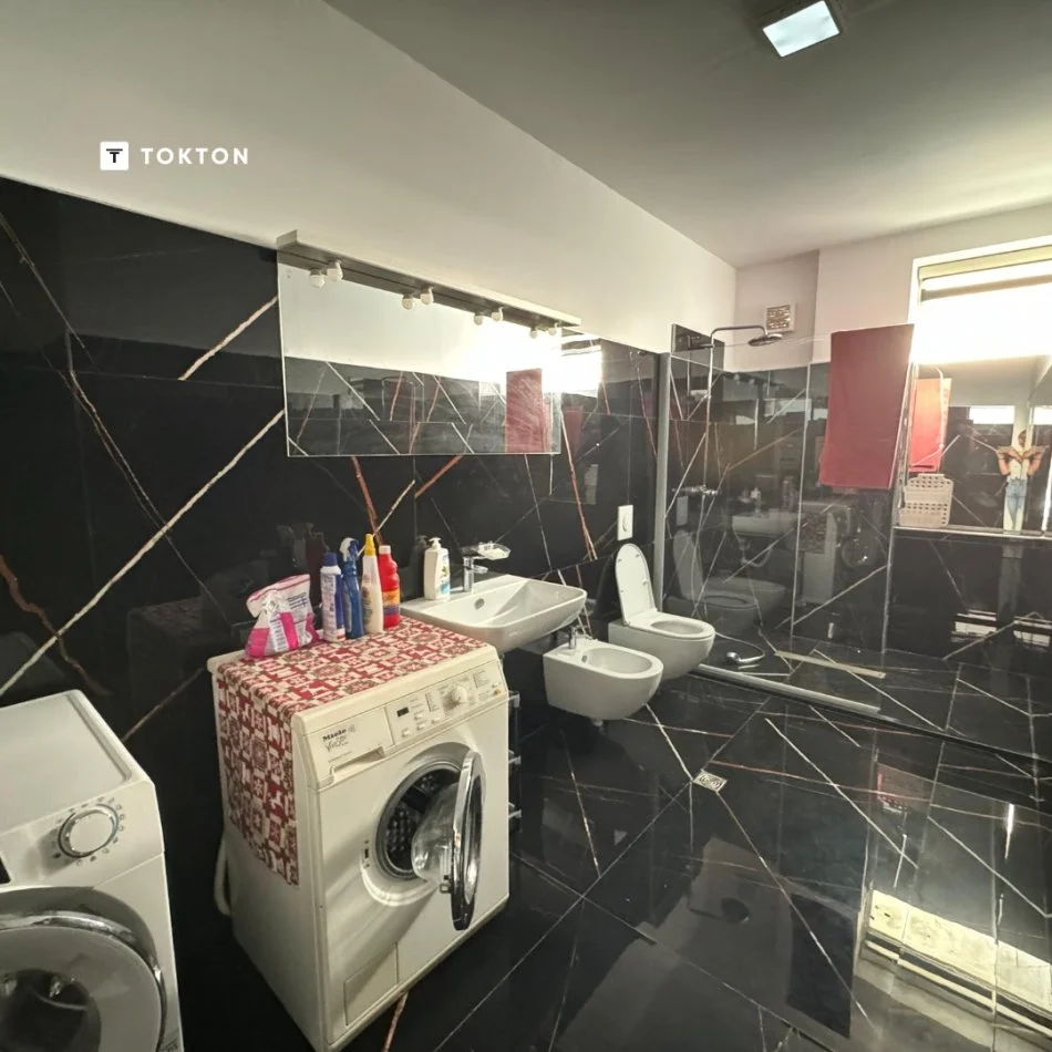 Tirane, jepet me qera 2+1+Ballkon Kati 1, 120 m² 550 € (kodra e diellit)