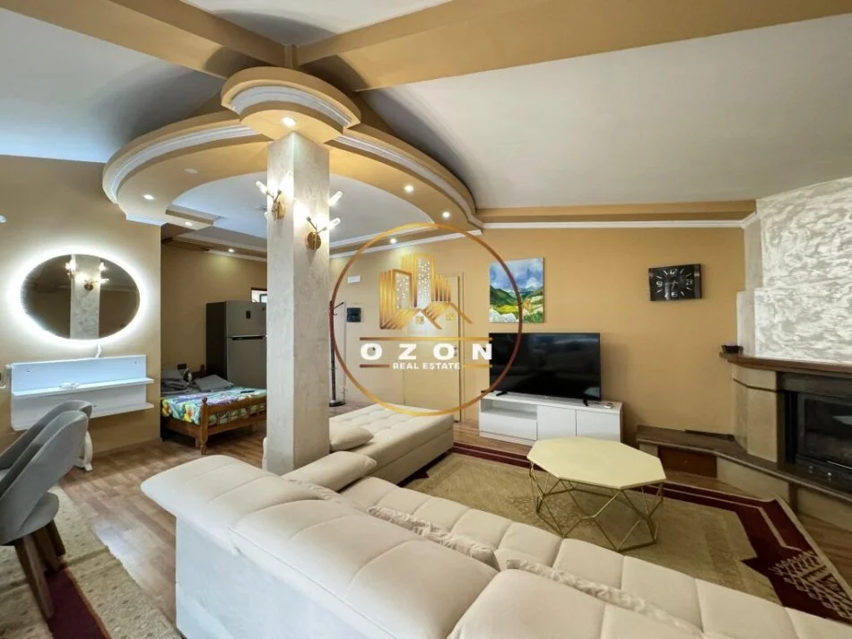 Apartament 1+1 me qira në Rrugën e Elbasanit, pranë Sofrës së Ariut (kat i vilës)