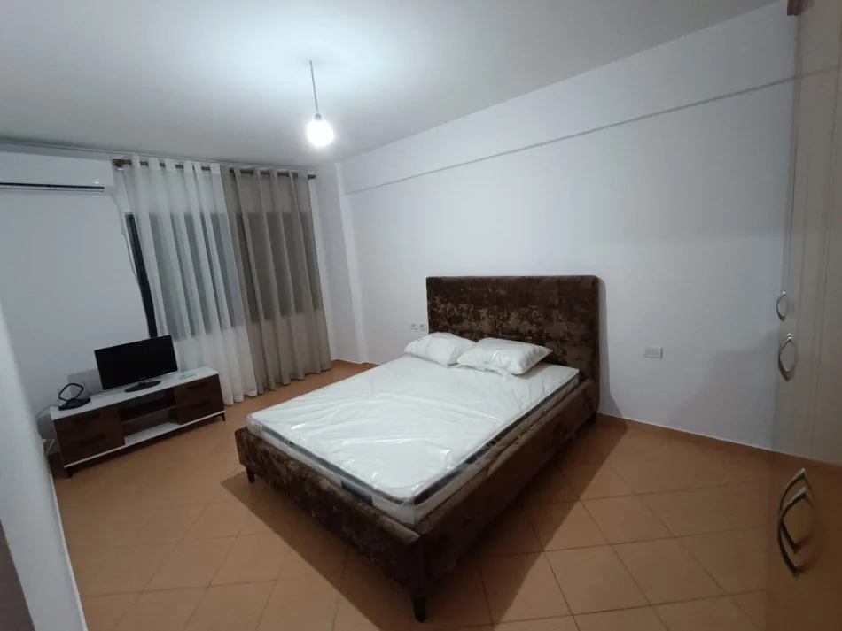 Tirane, jepet me qera apartament 2+1+Ballkon Kati 9, 96 m² 650 € (Rruga Shefqet Musaraj, Njesia Administrative Nr 7 , Prane Kryqezimit 21 Dhjetori. Tirane)