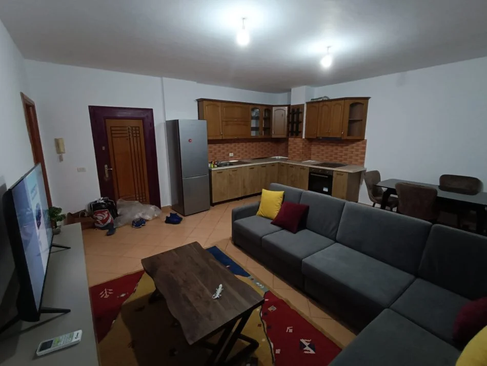 Tirane, jepet me qera apartament 2+1+Ballkon Kati 9, 96 m² 650 € (Rruga Shefqet Musaraj, Njesia Administrative Nr 7 , Prane Kryqezimit 21 Dhjetori. Tirane)