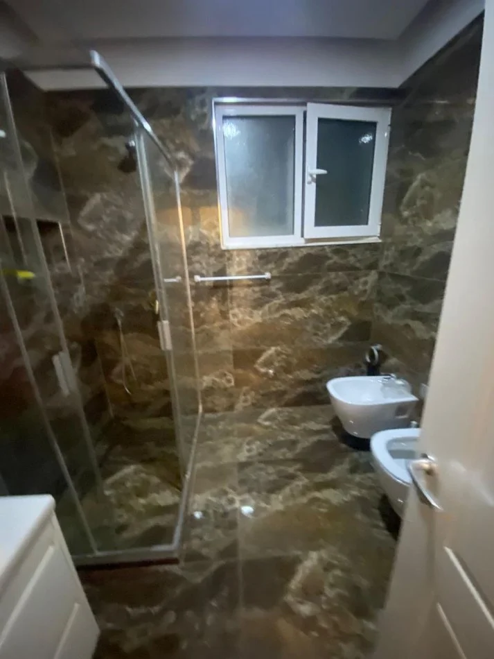 Tirane, jepet me qera apartament 1+1 Kati 4, 73 m² 500 € (Kompleksi Mateo)