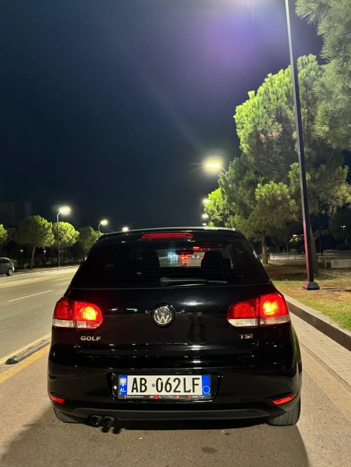 Tirane, shes makine Golf 6 - 1.4 Benzin, e zeze automatik Kondicioner 240.000 km 7.000 €