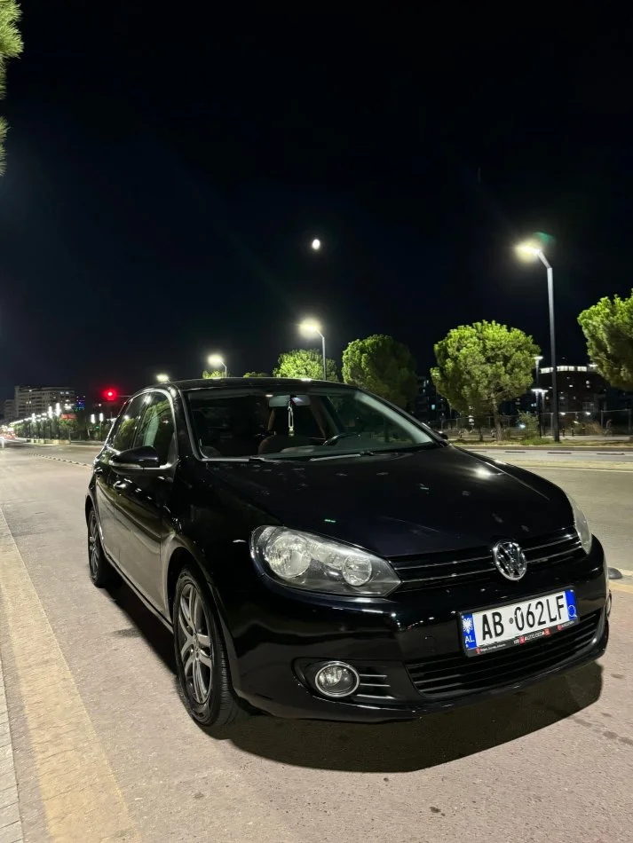 Tirane, shes makine Golf 6 - 1.4 Benzin, e zeze automatik Kondicioner 240.000 km 7.000 €
