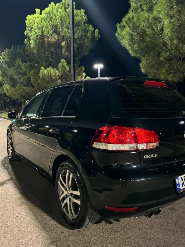 Tirane, shes makine Golf 6 - 1.4 Benzin, e zeze automatik Kondicioner 240.000 km 7.000 €