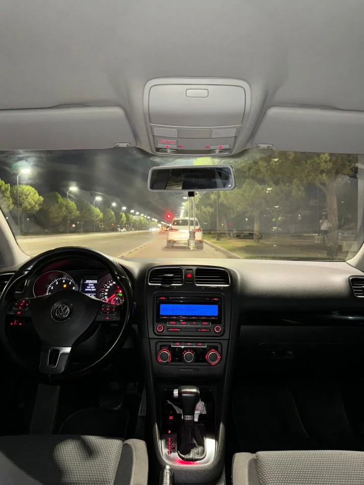 Tirane, shes makine Golf 6 - 1.4 Benzin, e zeze automatik Kondicioner 240.000 km 7.000 €