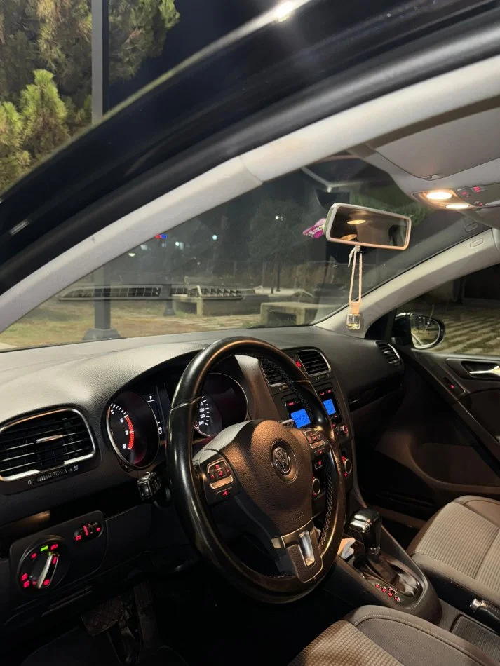 Tirane, shes makine Golf 6 - 1.4 Benzin, e zeze automatik Kondicioner 240.000 km 7.000 €