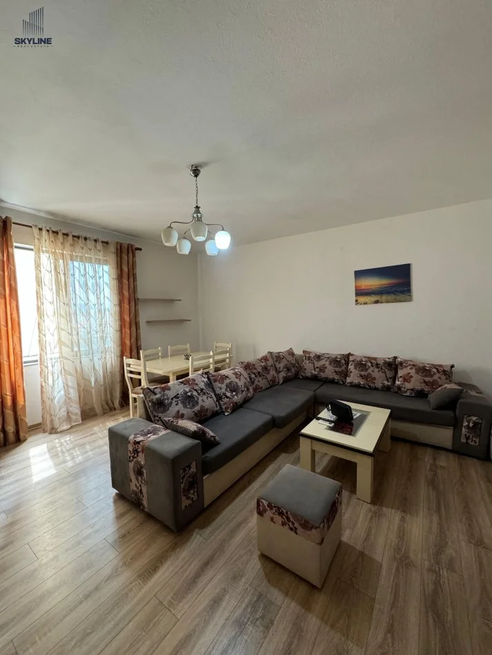 Tirane, jepet me qera apartament 2+1+Ballkon Kati 7, 700 € 