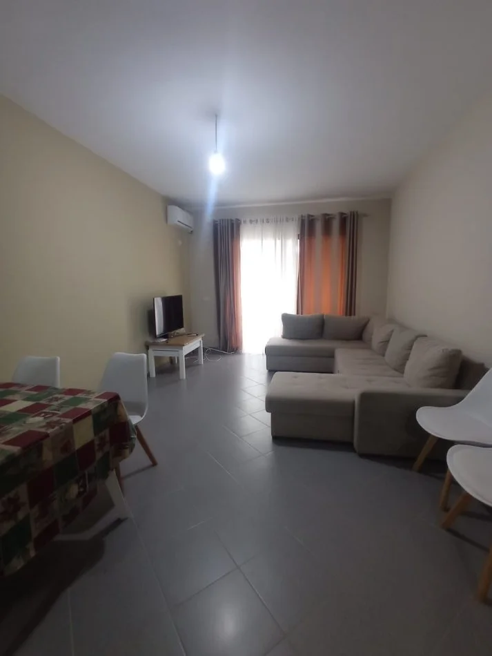 Tirane, jepet me qera apartament 2+1+Aneks+Ballkon Kati 5, 100 m² 500 € (YZBERISHT)