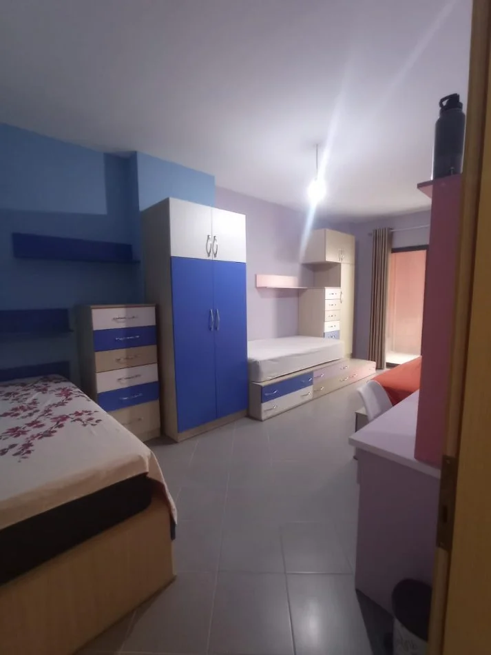 Tirane, jepet me qera apartament 2+1+Aneks+Ballkon Kati 5, 100 m² 500 € (YZBERISHT)