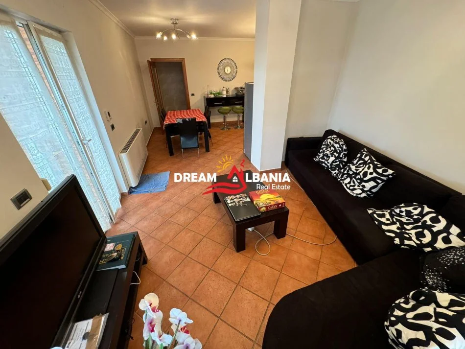 Tirane, jepet me qera apartament 2+1 , 130 m² 700 € (ne Don Bosko, prane Bar Artistit)