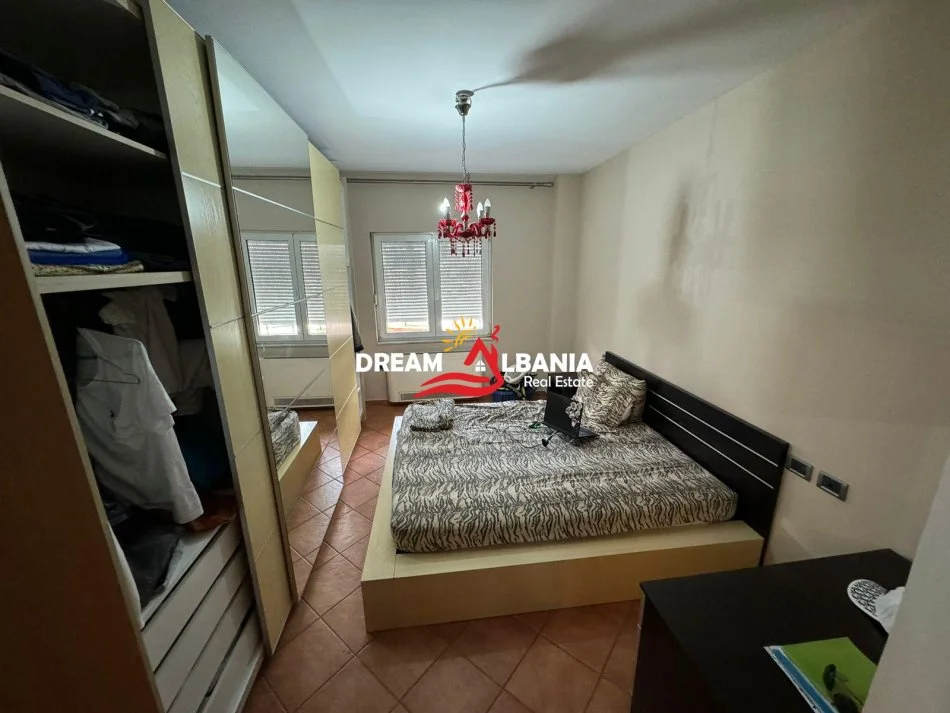 Tirane, jepet me qera apartament 2+1 , 130 m² 700 € (ne Don Bosko, prane Bar Artistit)