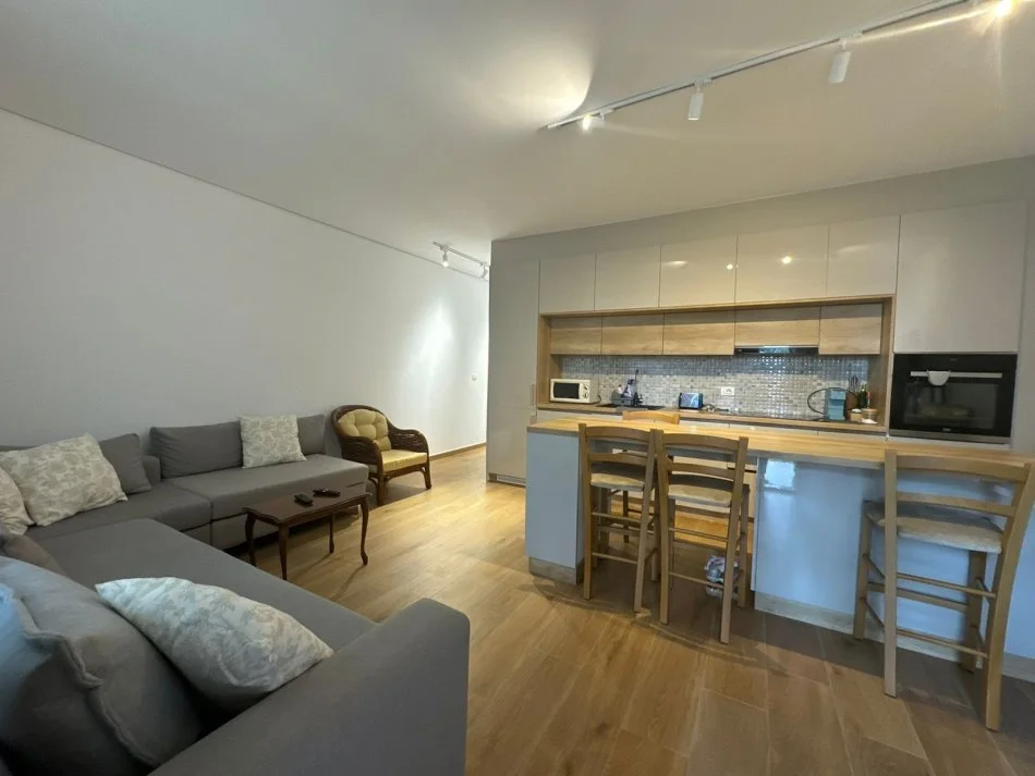 Durres, shitet 2+1+Aneks+Ballkon Kati 0, 350 m² 340.000 € (San Pietro, Gjiri i lalzit)