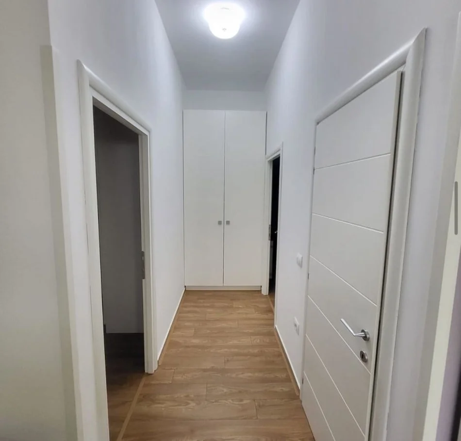 Tirane, jepet me qera apartament 2+1 Kati 2, 80 m² 750 € (Rr. Sulejman Delvina)