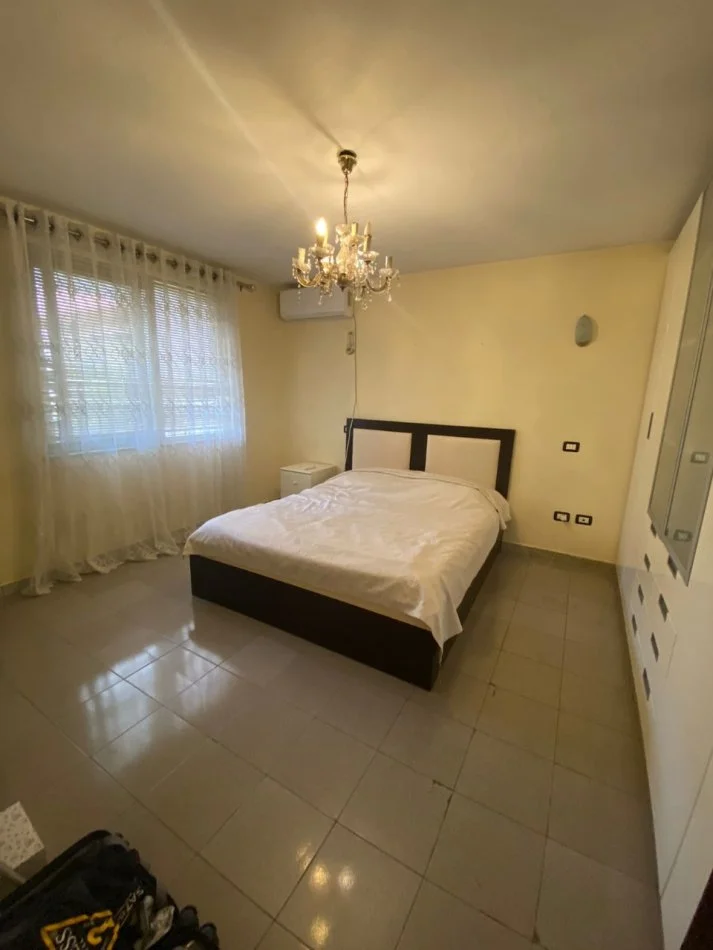 Tirane, Apartament 2+1 me qira Kati 2, 130 m² 650 € ( Brryli)