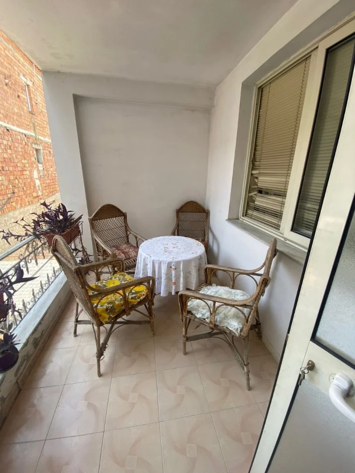 Tirane, Apartament 2+1 me qira Kati 2, 130 m² 650 € ( Brryli)