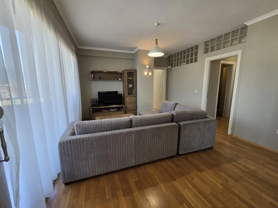 Tirane, shitet apartament 1+1 Kati 10, 97 m² 190.000 € (Vila Gold)