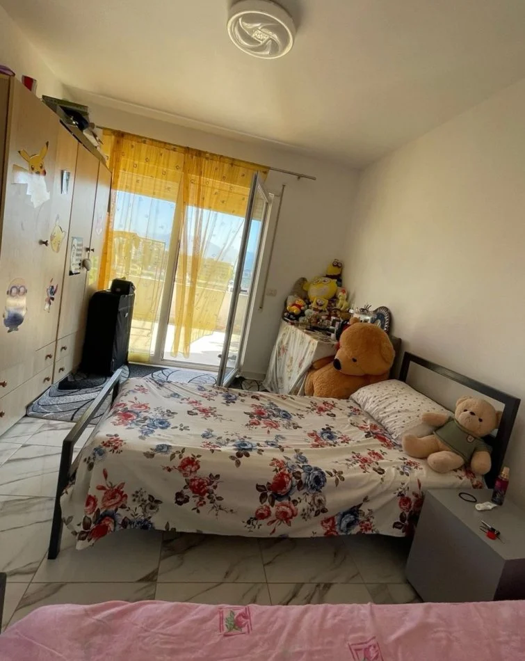 Tirane, shitet apartament 2+1+Ballkon , 148 m² 162.000 € (Astir)