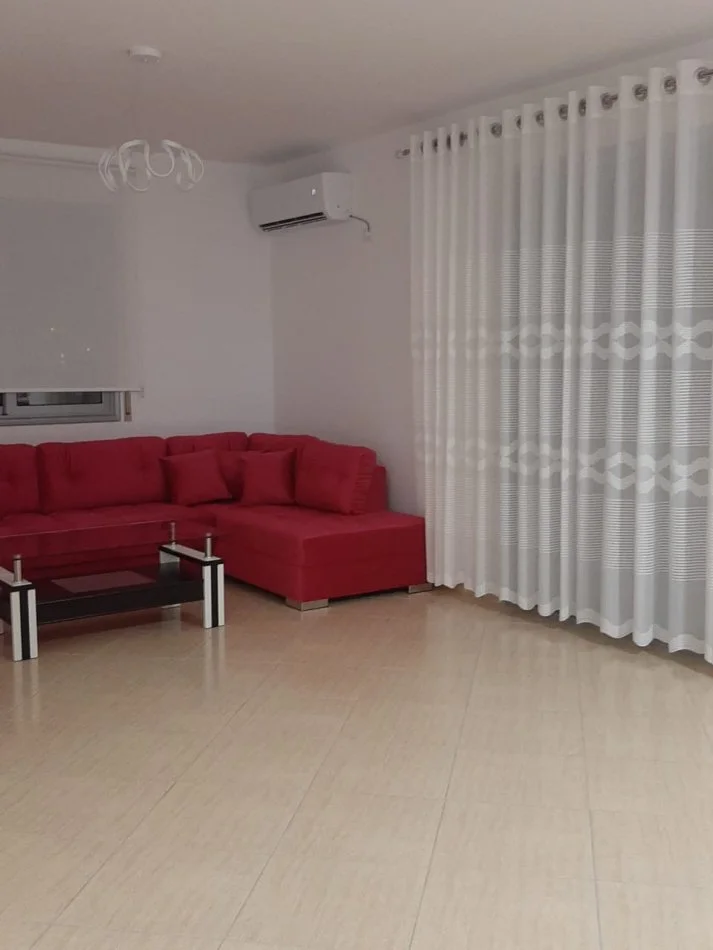 Vlore, jepet me qera apartament 1+1+Aneks+Ballkon Kati 2, 90 m² 450 € (LUNGOMARE)