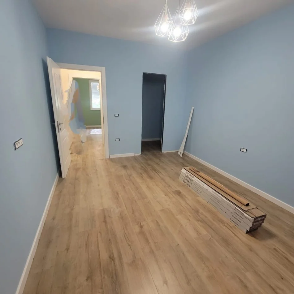 Tirane, shitet apartament 1+1 Kati 1, 75 m² 140.000 € (RR. e Dibres)