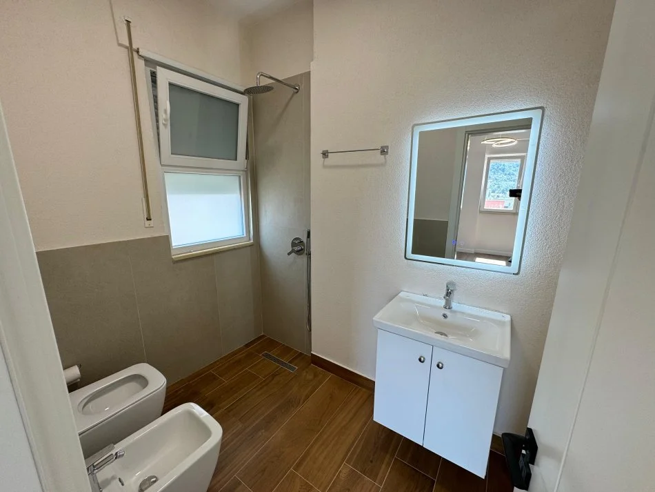 Tirane, shitet apartament 2+1 Kati 5, 120 m² 230.000 € (Liqeni i Thate)