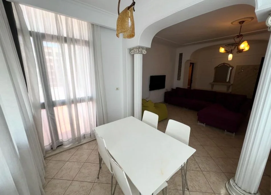 Tirane, jepet me qera apartament 2+1 Kati 8, 87 m² 600 € (RR e Kavajes)