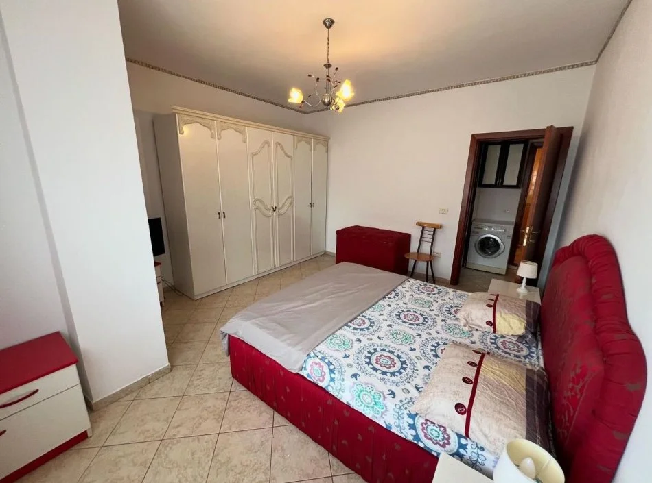 Tirane, jepet me qera apartament 2+1 Kati 8, 87 m² 600 € (RR e Kavajes)